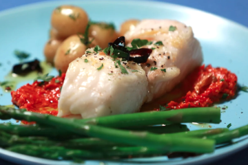 Merluza con salsa romesco