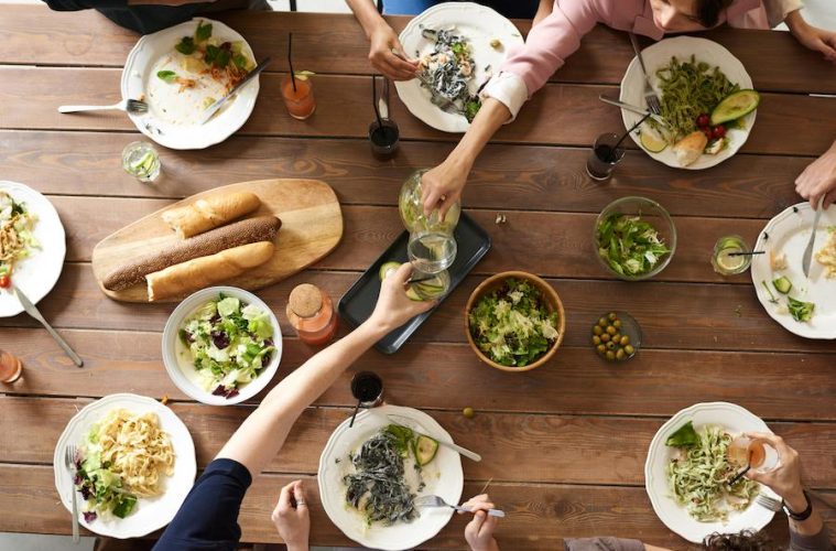 Tendencias globales que están cambiando nuestra forma de comer y experimentar con la comida