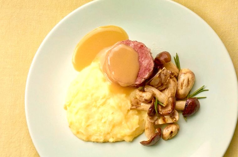 Zampone con puré de jengibre, setas y reducción de Marsala