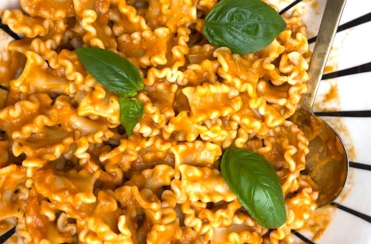 Pasta con salsa de verduras que nos interese acabar
