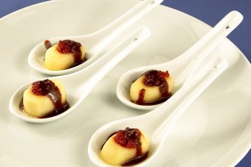 Postre de manzana al horno con moscatel y sobrasada
