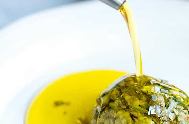 Aceite de parmesano con cortezas que íbamos a tirar