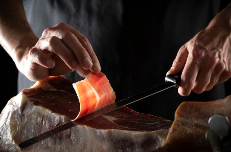 El jamón ibérico, ¿a mano o a máquina?