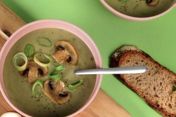 Crema de puerro con tropezones de champiñón salteado