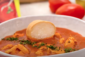 Crema de tomate con pollo sobrante