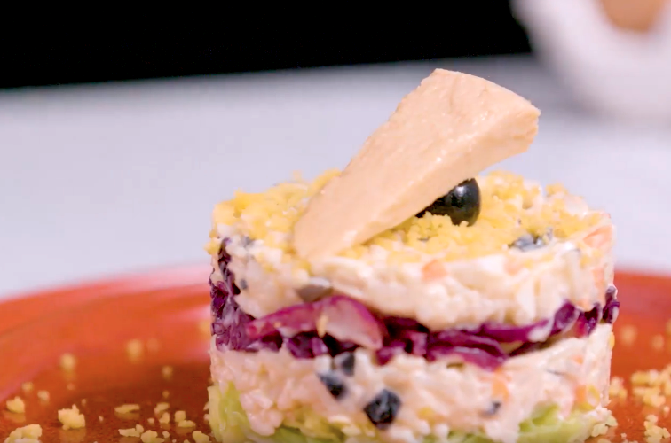 Ensaladilla vegetal con arroz y bonito
