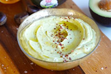 Falso hummus de aguacate y castañas