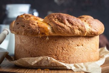 Pan de yogur y miel olvidada por el armario