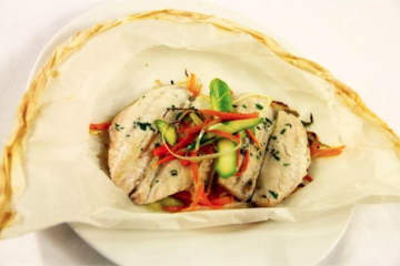 Salmonetes y verduritas en papillote
