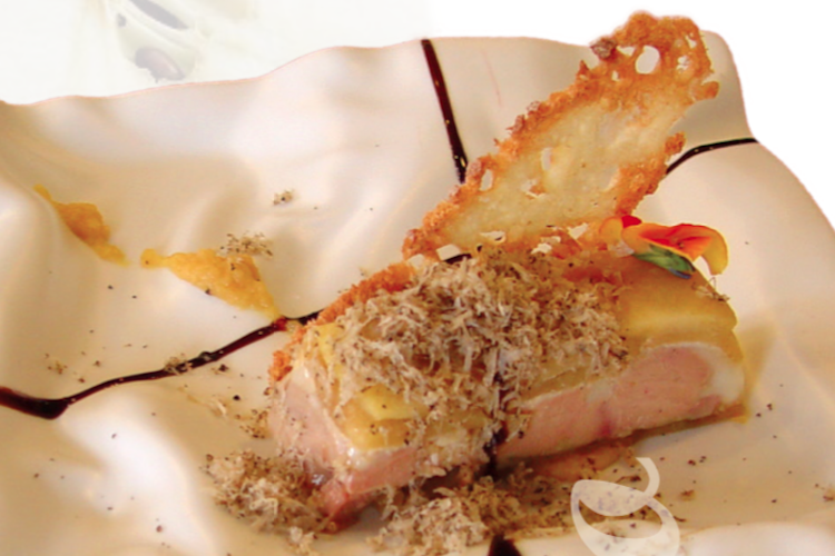 Tarrina de hígado de pato, queso de torta y manzana
