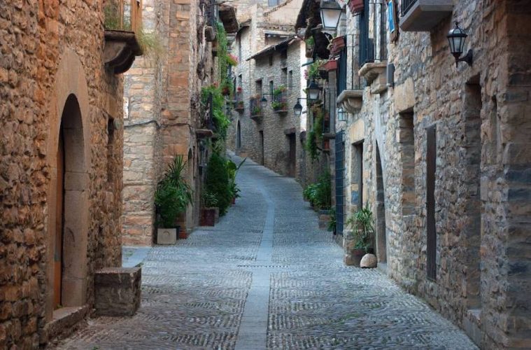Ainsa (Huesca) y Mura (Barcelona), Best Tourism Villages 2024 por ONU Turismo - Foto Turismo Aragón