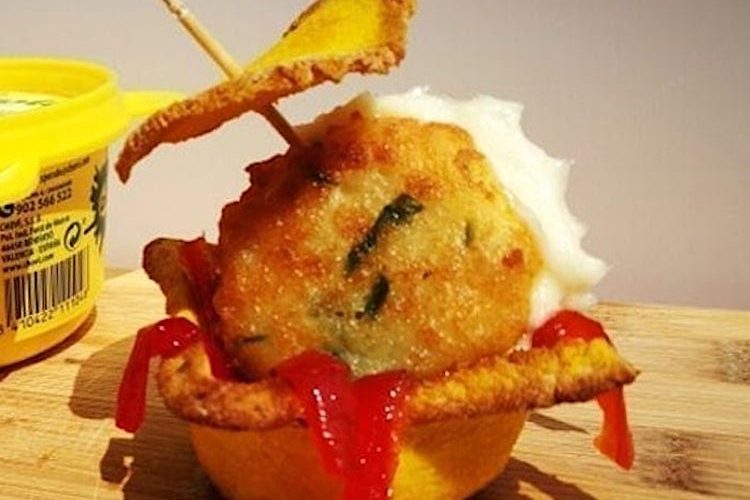 Buñuelos de bacalao con alioli