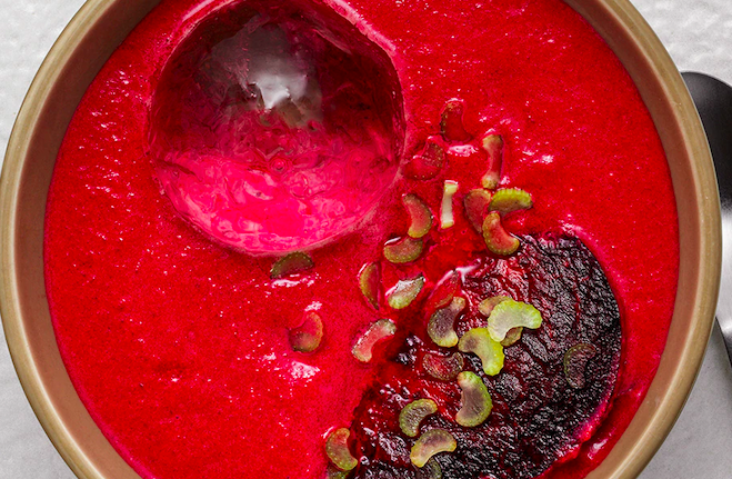 Crema de remolacha olvidada por la nevera