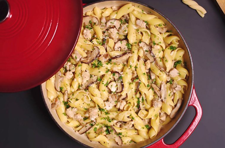 One pot con restos de pollo y setas