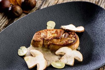 Foie gras a la plancha con crema de hongos y castañas