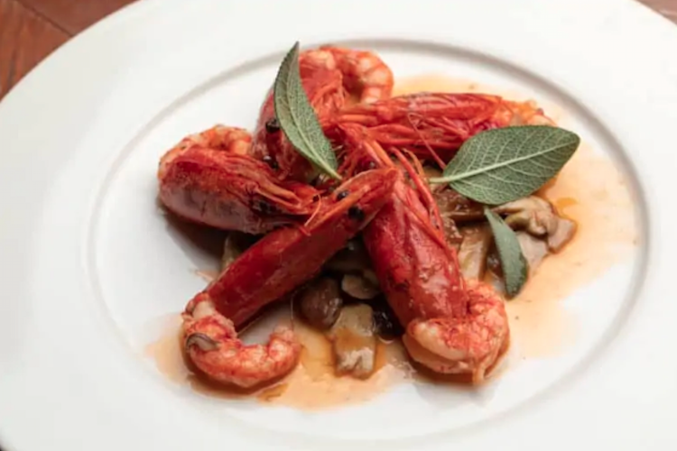 Gambas salteadas con limón y restos de cava o espumoso