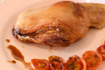 Paleta de cochinillo asada a la miel