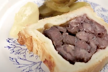 Paté de carrilleras de cerdo ibérico en costra de hojaldre