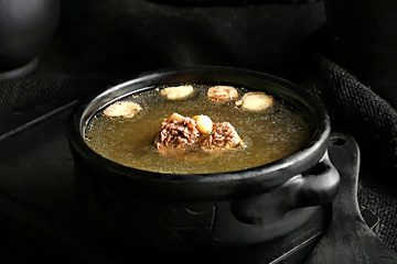 Caldo casero de ternera, pollo y verduras