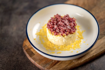 Ensaladilla rusa con tartar de embutido sobrante
