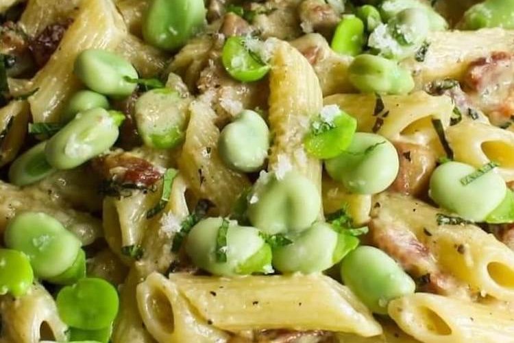 Pasta con habas frescas