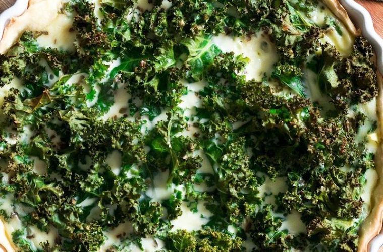 Quiche con kale sobrante y cebolla pochada