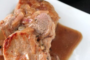 Lomo de cerdo asado con salsa de cerveza olvidada por la nevera
