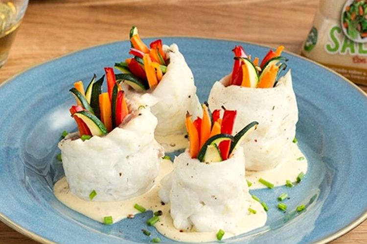 Popietas de lubina con verduras y salsa de miel y mostaza