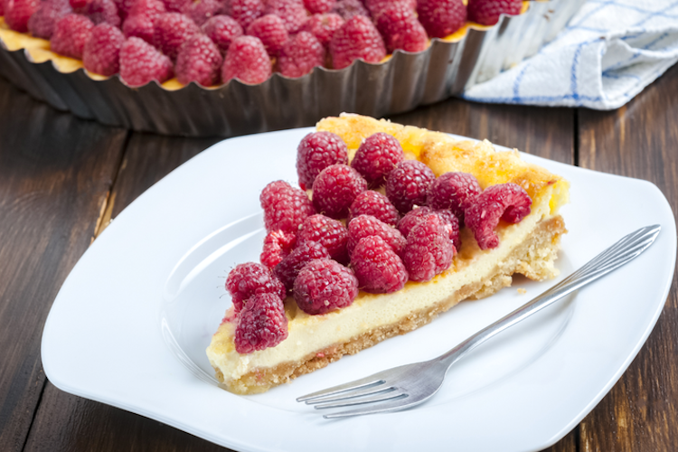 Tarta de queso con frambuesas