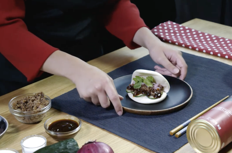 Bao bun de pato con salsa hoisin