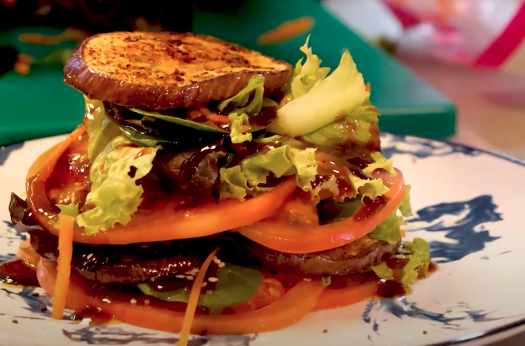 Ensalada de tomate y berenjena asada sobrante