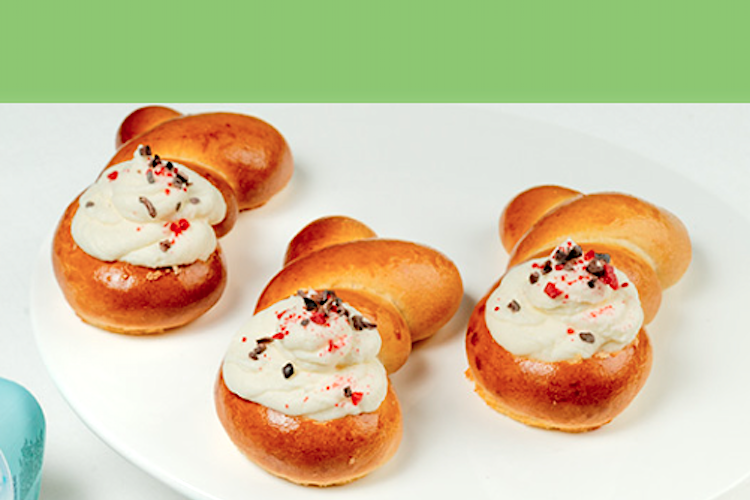 Minimonas de Pascua rellenas de cheescake