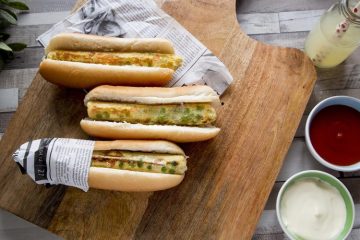 Perrito caliente con falsa salchicha de verduras sobrantes