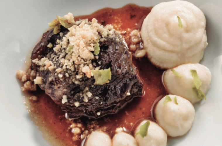 Capricho de cerdo estofado en vino tinto
