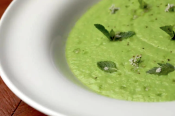 Crema fría de lechuga, patata y nueces