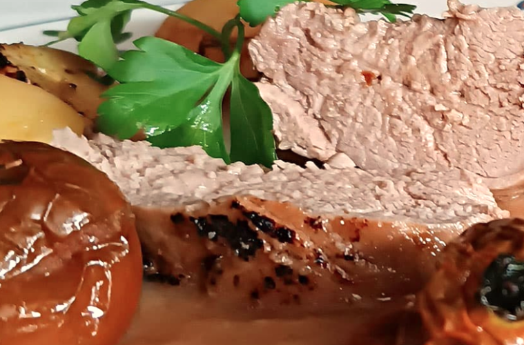 Solomillo ibérico en cocotte con salsa de manzana asada