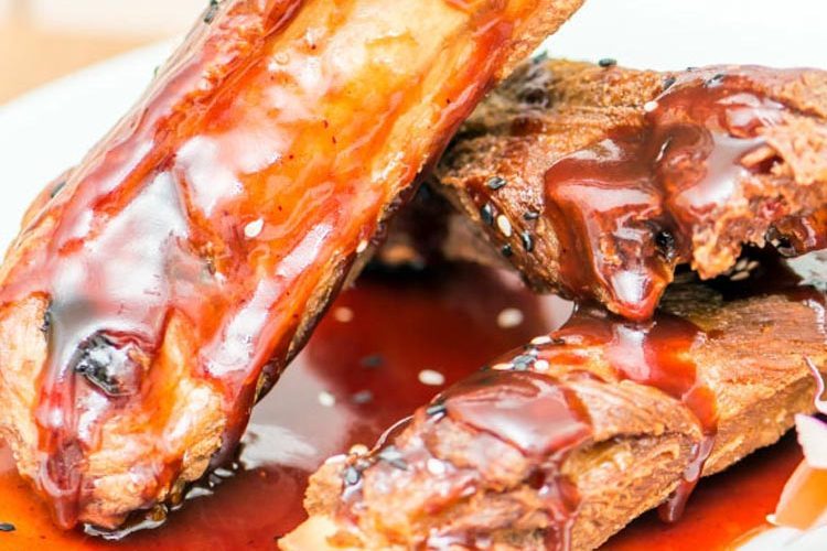 Costillas sobrantes de ayer al vino y miel