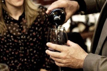 Formación a estudiantes de hostelería para una visión más completa del vino
