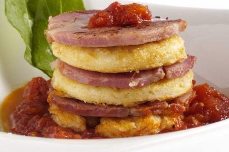 Magras con tomate