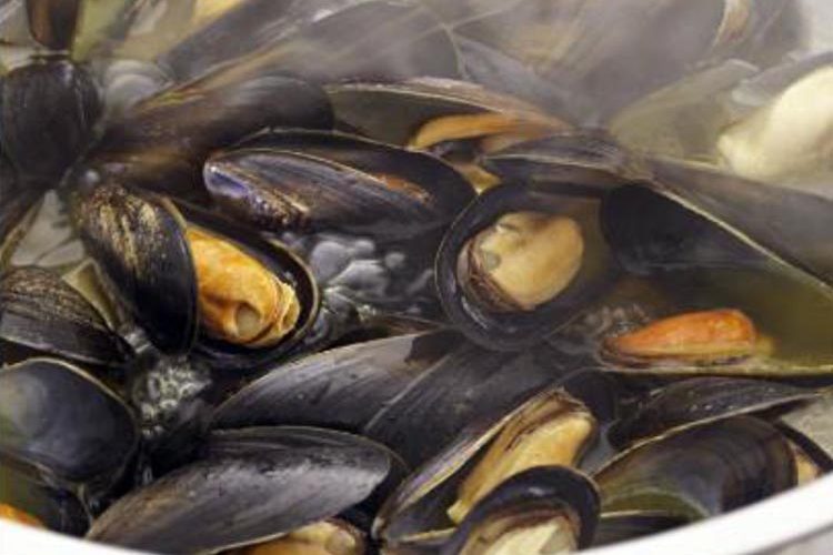 Mejillones al vapor con restos de una Guinness