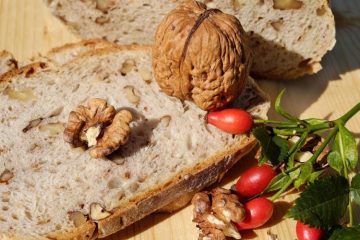 Pan de nueces olvidadas por el armario