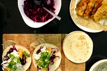 Tacos de pescado sobrante marinado, con ensalada