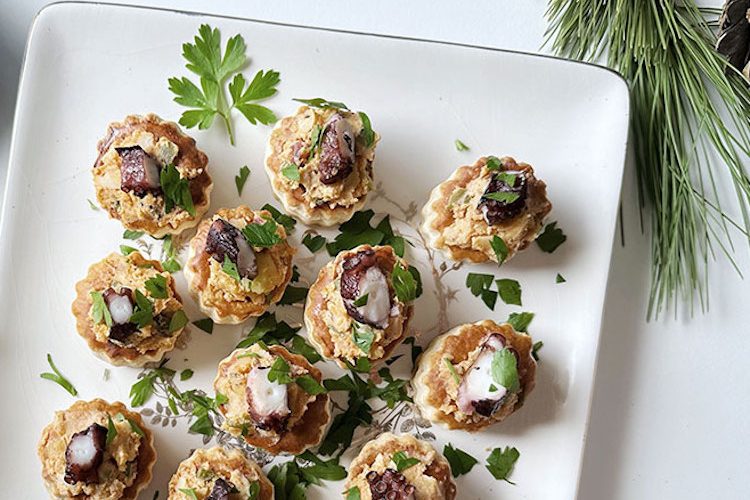 Volovanes de pulpo con crema de queso