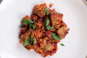 Arroz con alcachofas y jamón