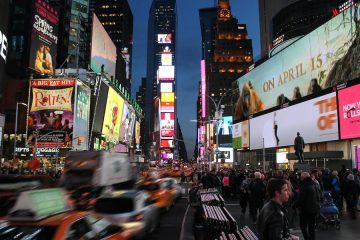Ciudades en las que es más barato y más caro un vino, cerveza, comida o café