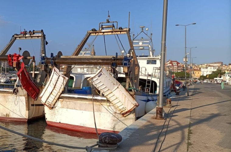 Los barcos de arrastre del Mediterráneo dispondrán de más días de pesca, gracias al uso de puertas voladoras (Foto MAPA)