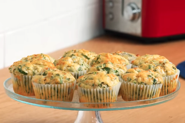 Muffins salados de espinacas y tres quesos
