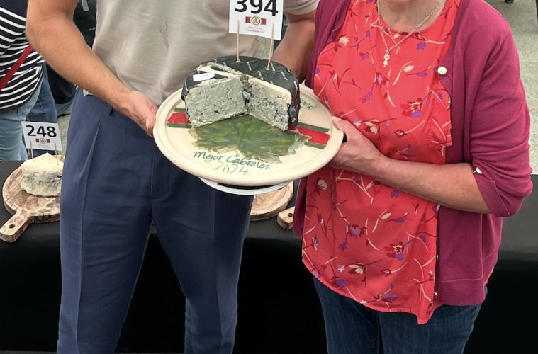 Cabrales, a por el quinto récord Guinness al queso más caro en una subasta