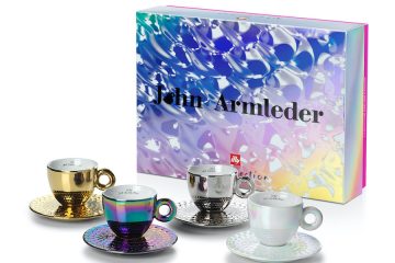Colección de tazas de café firmadas por el artista suizo John Armleder