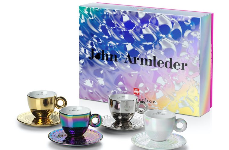 Colección de tazas de café firmadas por el artista suizo John Armleder